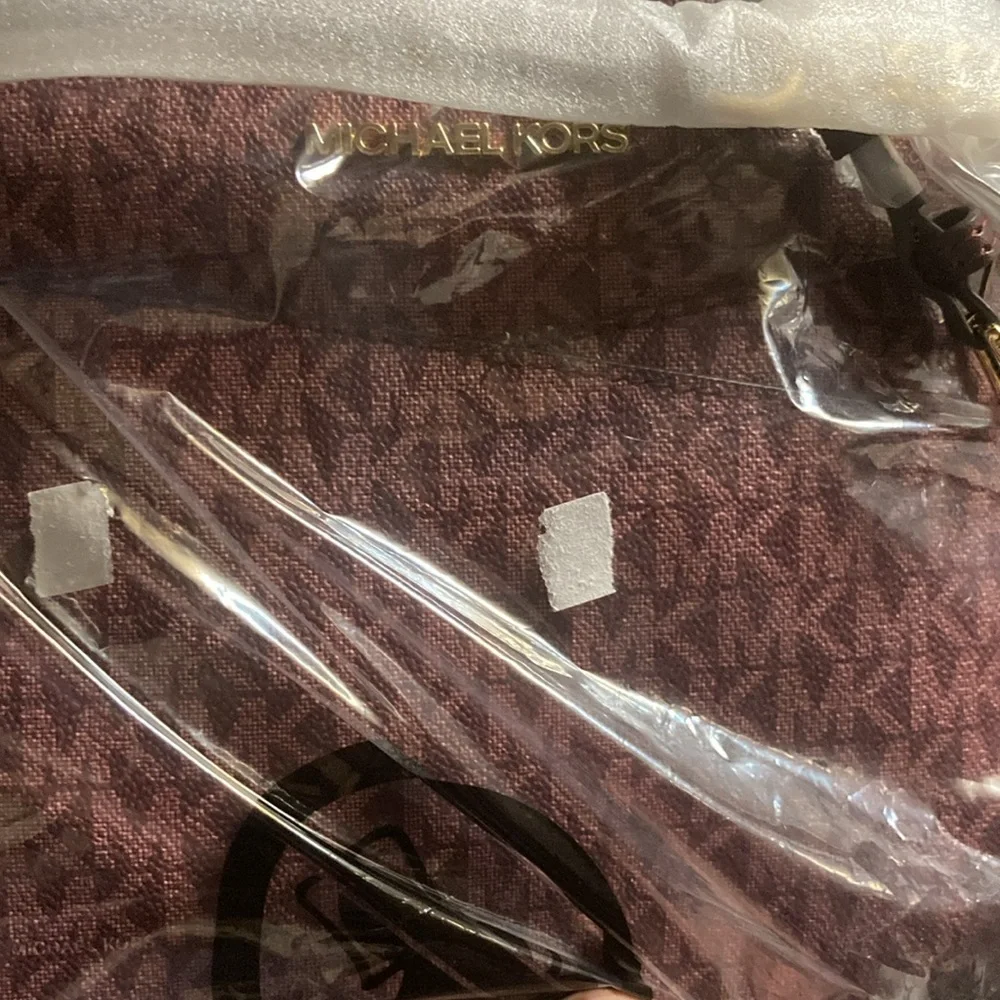 - Nwt! MICHAEL KORS Jet Set Medium Logo Dome Satchel Oxblood rouge somber